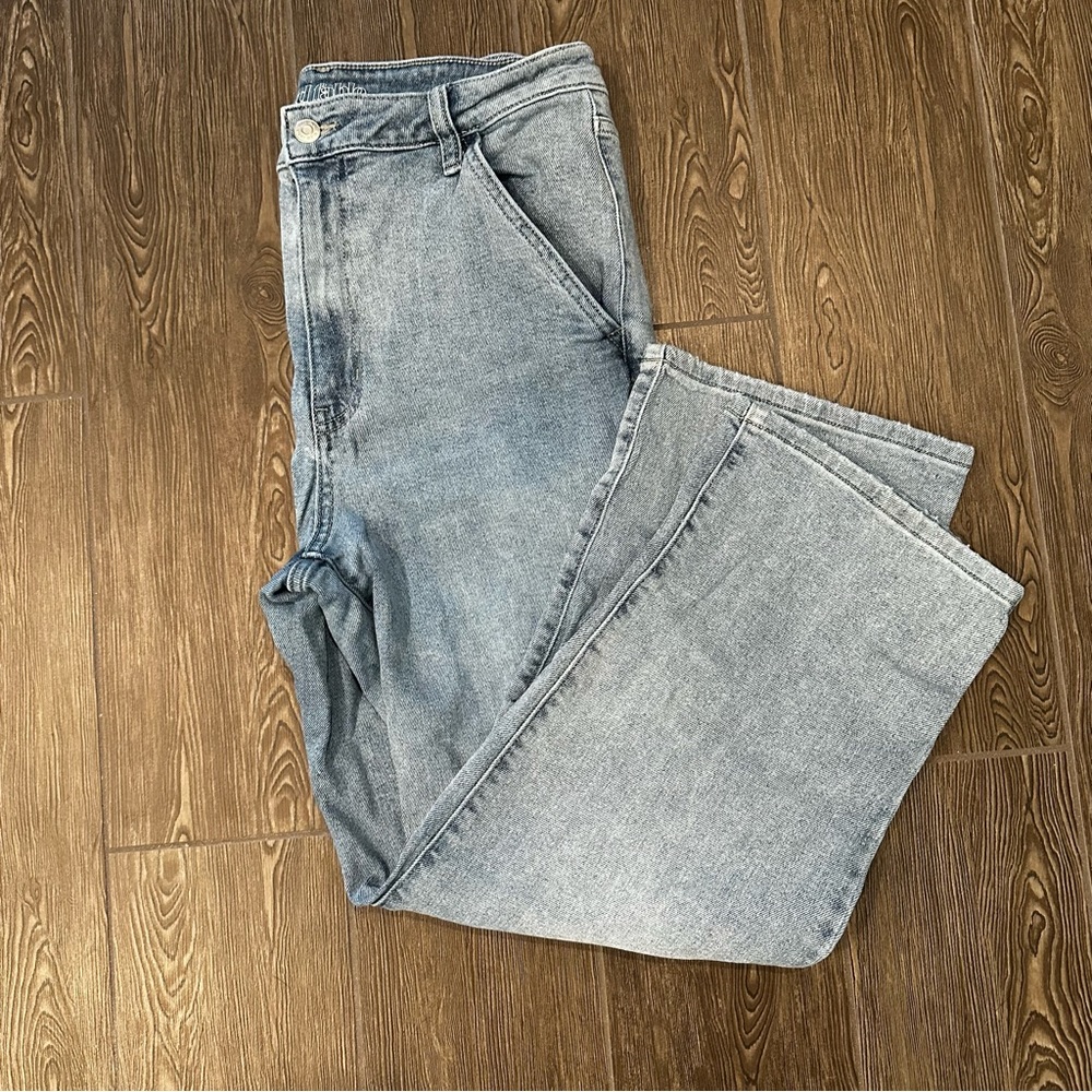 Wild Fable Light Wash High Wasted Cargo Jeans